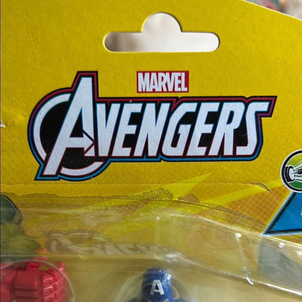 Marvel Avengers Captain America Action Figure 🦄 - Picture 2 of 4